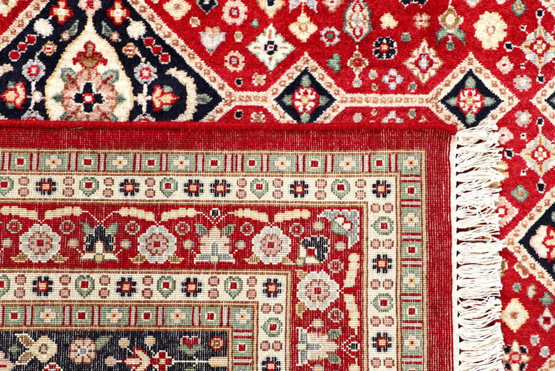 Firebrick Isfahan 4' 6 x 6' 8 - No. 56810