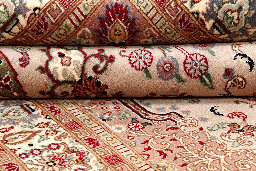 Misty Rose Isfahan 4'  6" x 6'  8" - No. QA88899