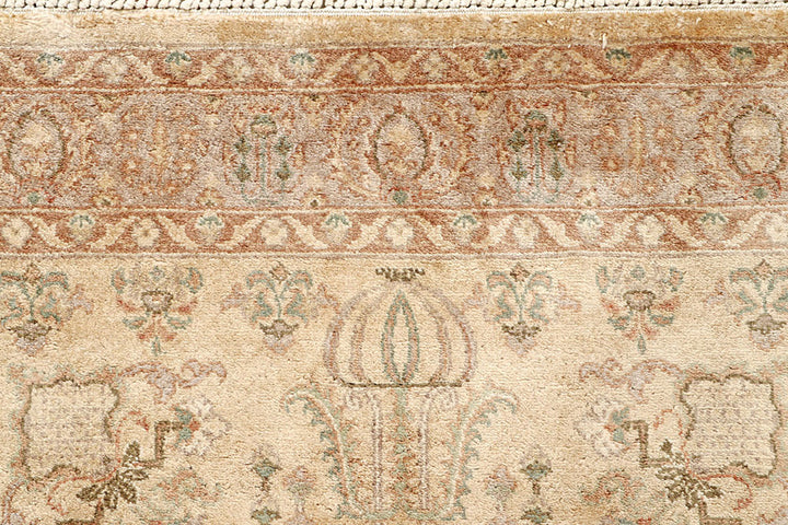 White Mahal Rug 3' 1" x 5' 1" Hand-Knotted view