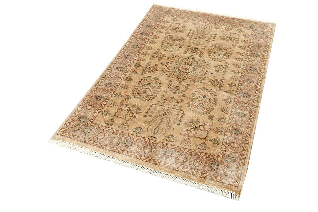 White Mahal Rug 3' 1" x 5' 1" Hand-Knotted border
