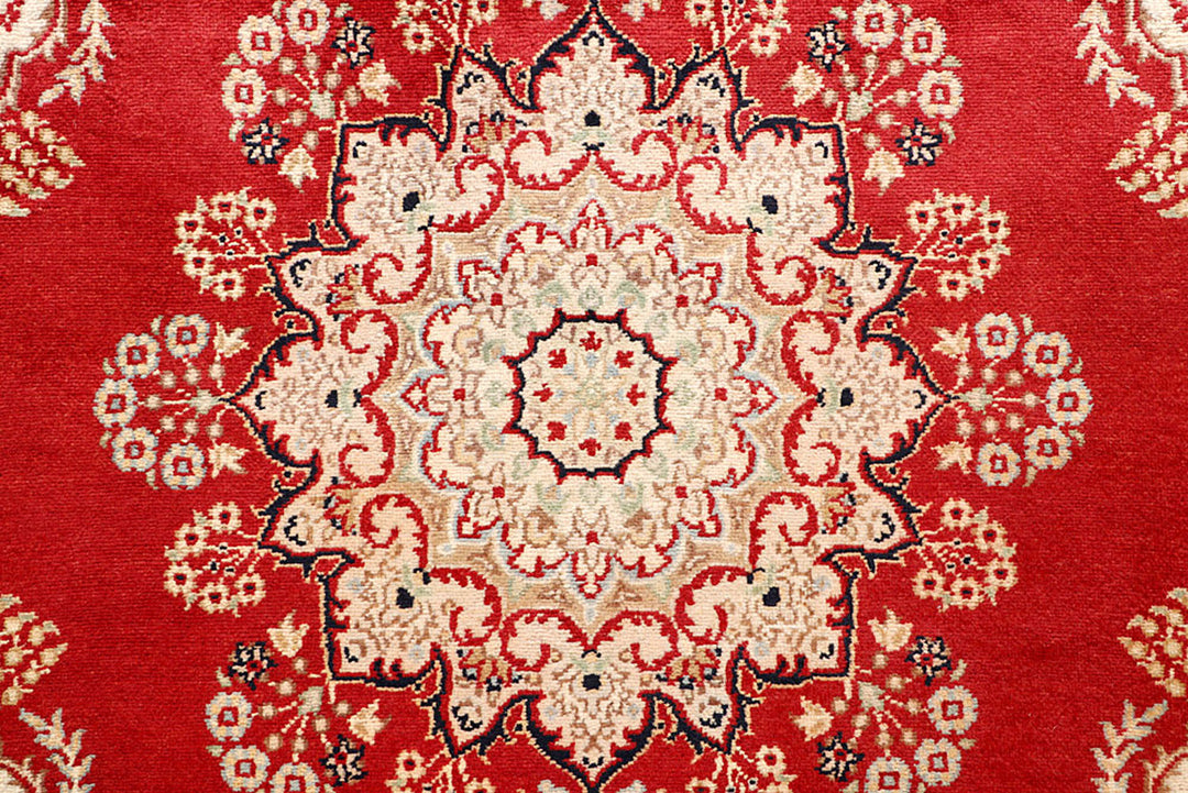 Red Isfahan 3'  6" x 5'  7" - No. QA39557