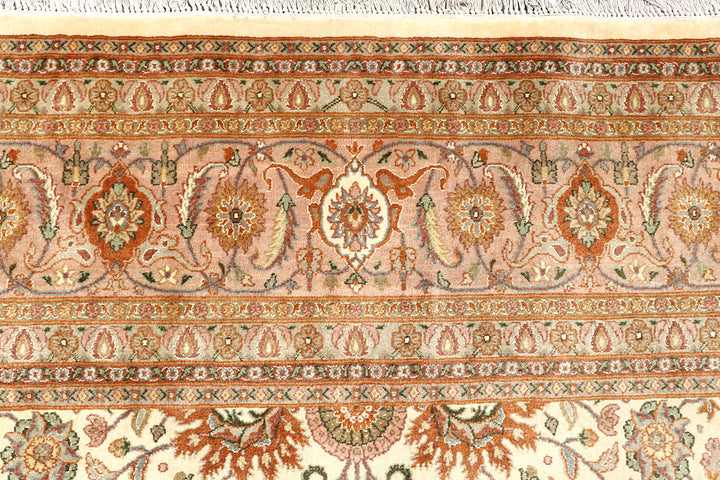 Cornsilk Mahal 8' 1 x 10' 2 - No. 56879 - ALRUG Rug Store