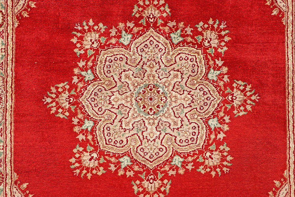 Firebrick Isfahan 3' 1 x 5' 3 - No. 56907 - ALRUG Rug Store