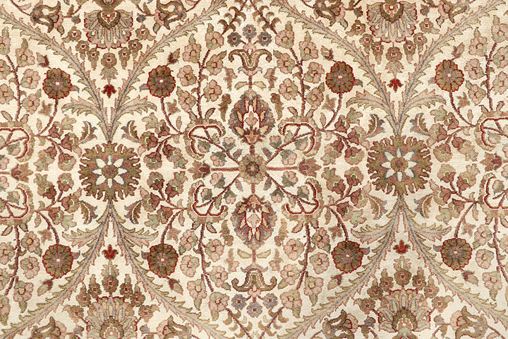 Cornsilk Sultanabad 7' 11 x 8' 5 - No. 56909 - ALRUG Rug Store