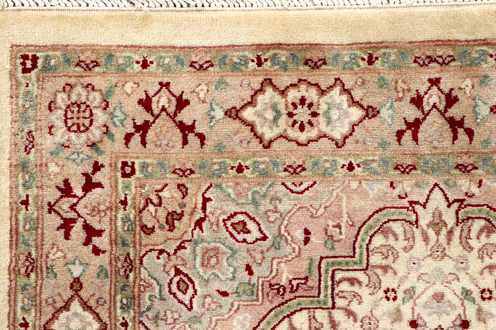 Cornsilk Isfahan 2' 11 x 5' 1 - No. 56910 - ALRUG Rug Store