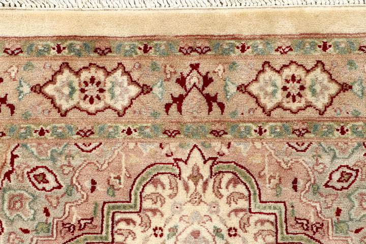 Cornsilk Isfahan 2' 11 x 5' 1 - No. 56910 - ALRUG Rug Store