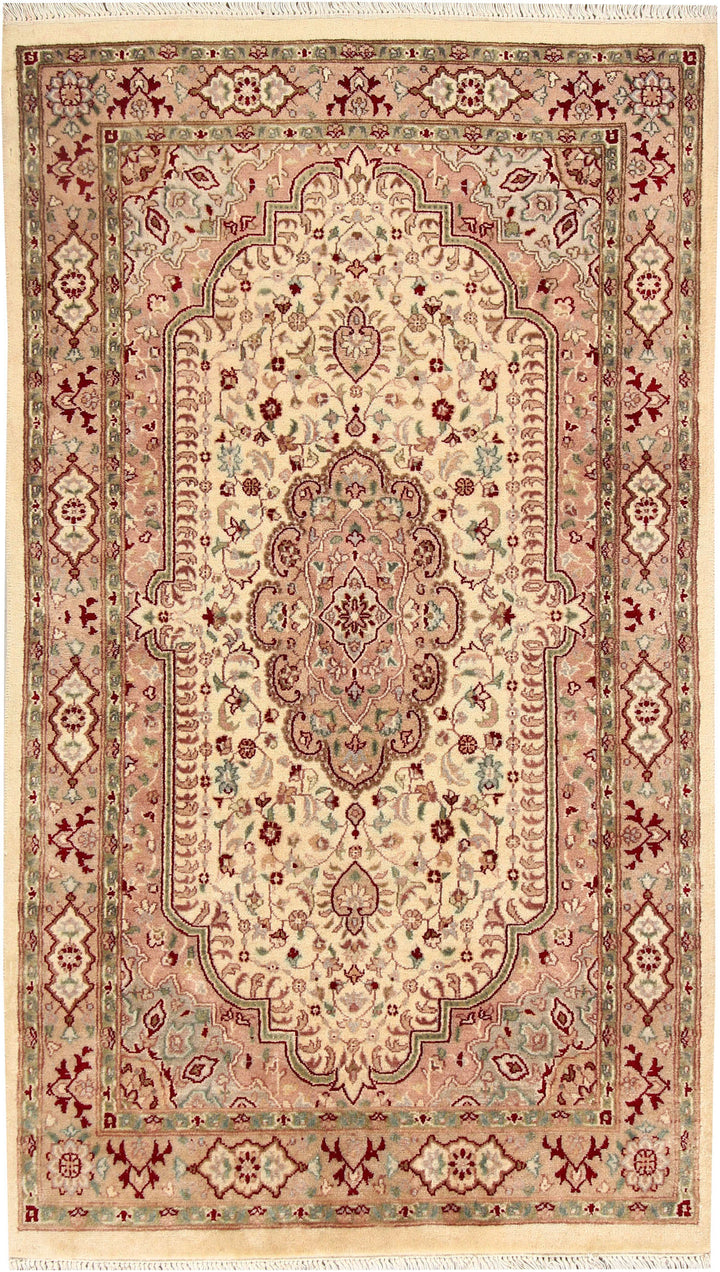 Cornsilk Isfahan 2' 11 x 5' 1 - No. 56910 - ALRUG Rug Store