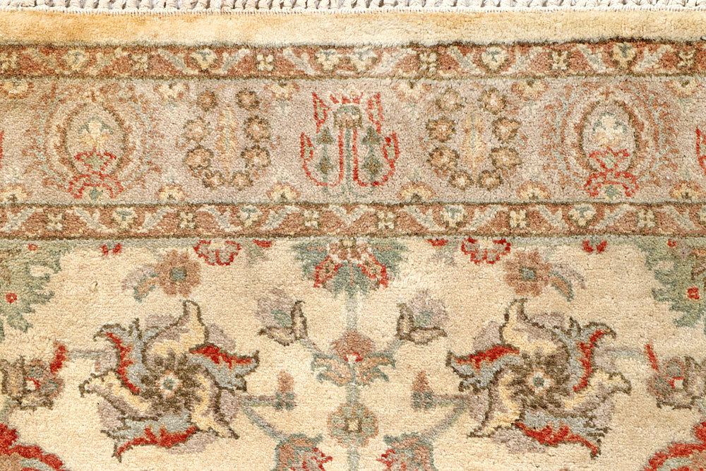 Cornsilk Mahal 2' 7 x 10' - No. 56912 - ALRUG Rug Store