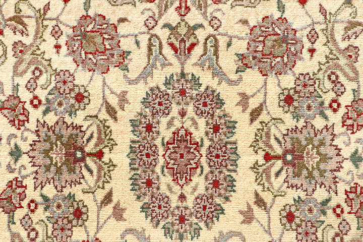 Cornsilk Mahal 2' 7 x 10' 1 - No. 56922 - ALRUG Rug Store