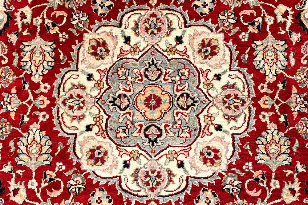 Firebrick Kashan 5' 1 x 5' 2 - No. 56939 - ALRUG Rug Store