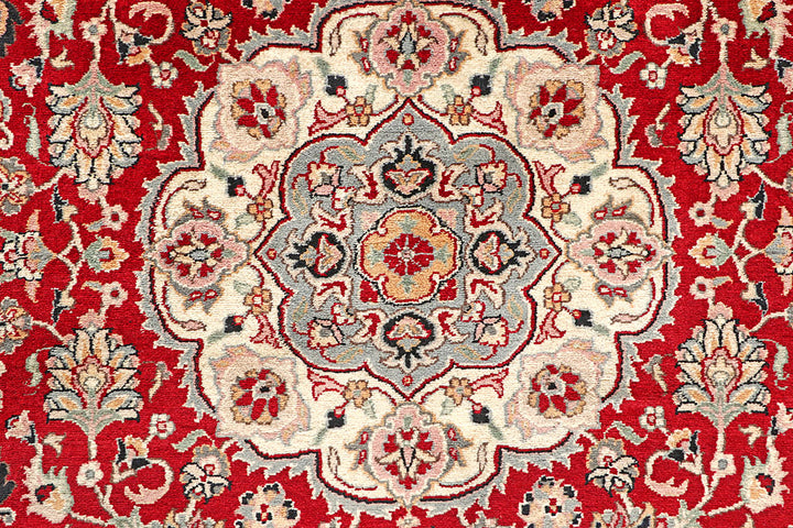 Firebrick Kashan 5' 2 x 5' 2 - No. 56940 - ALRUG Rug Store
