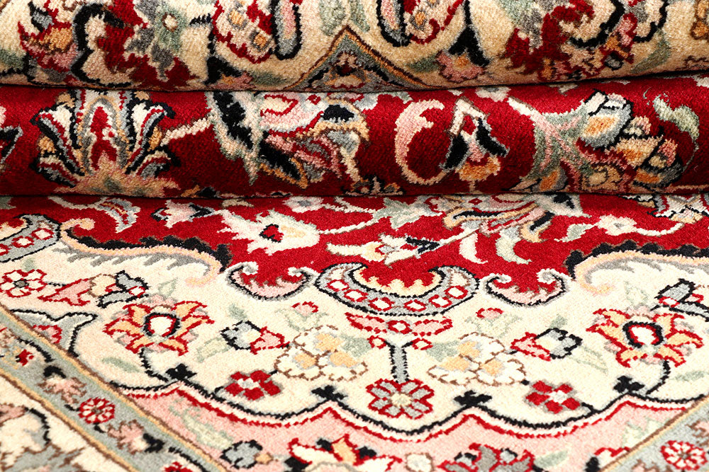 Firebrick Kashan 5' 2 x 5' 2 - No. 56940 - ALRUG Rug Store
