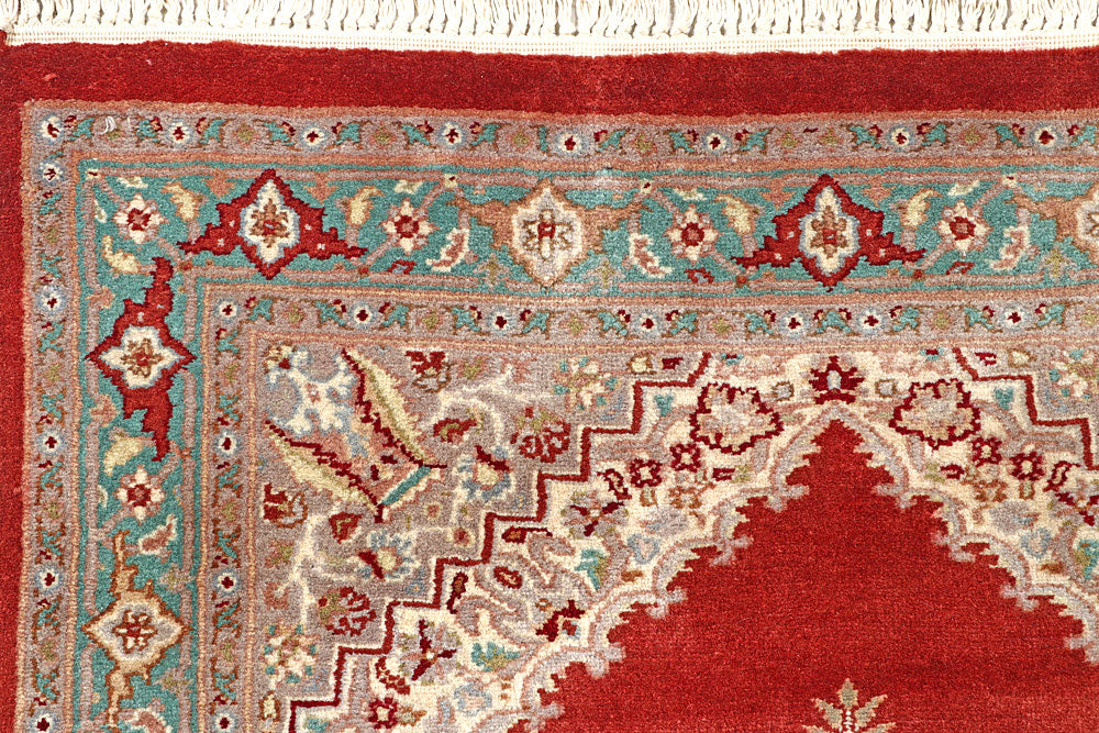 Firebrick Isfahan 2' 7 x 8' 3 - No. 56943 - ALRUG Rug Store