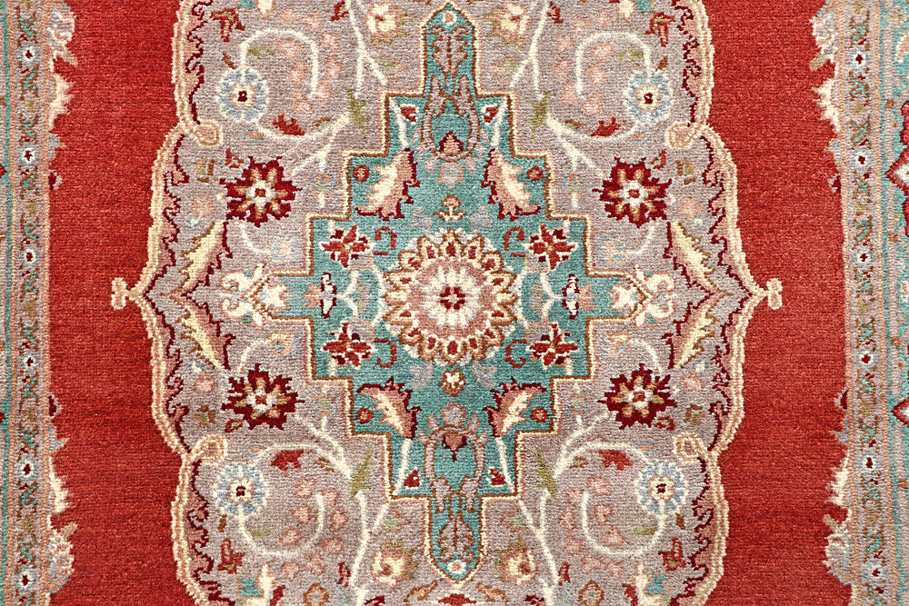 Firebrick Isfahan 2' 7 x 8' 3 - No. 56943 - ALRUG Rug Store