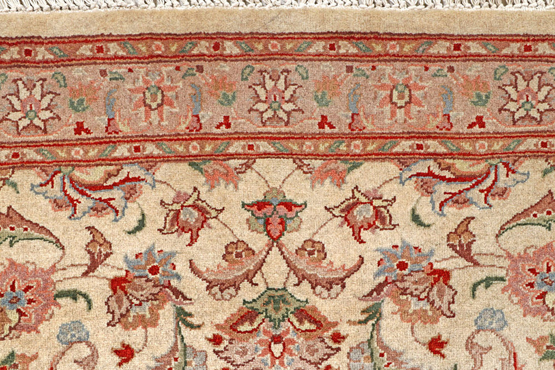 Ivory Mahal 2'  7" x 8'  10" - No. QA27684