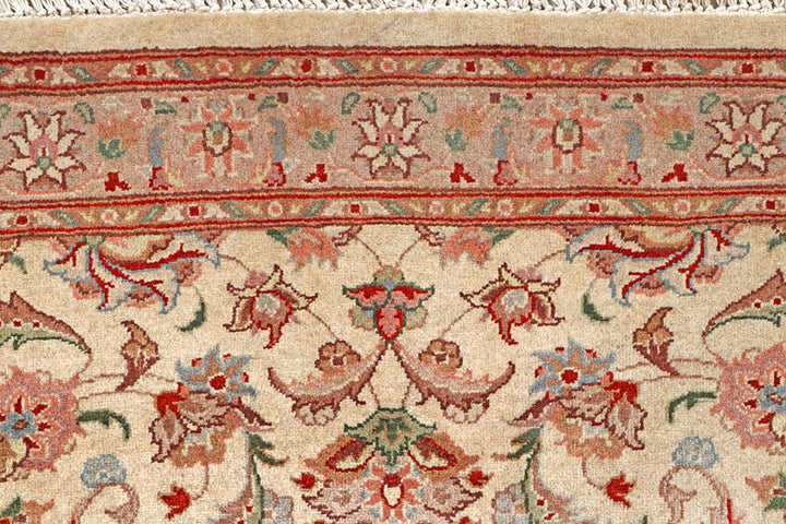 Ivory Mahal 2'  7" x 8'  10" - No. QA27684