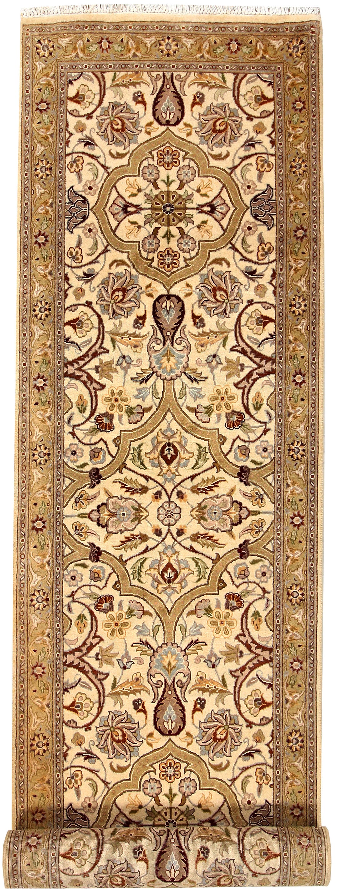 Cornsilk Sultanabad 2' 1 x 8' 4 - No. 56948 - ALRUG Rug Store