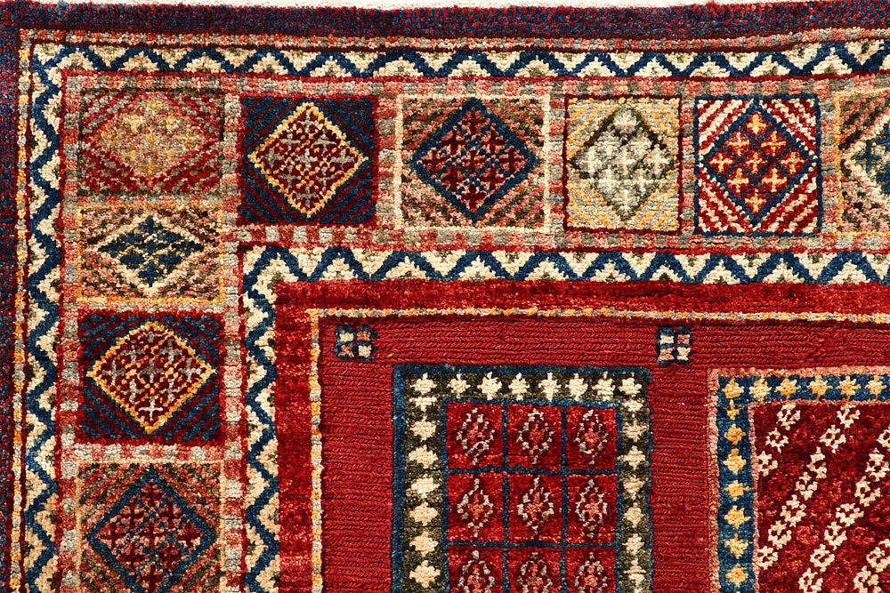 Tomato Bakhtiar 4' 4 x 5' 10 - No. 56972 - ALRUG Rug Store