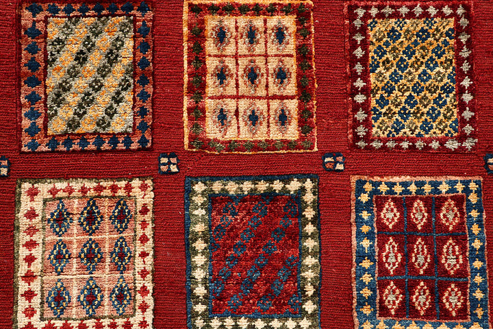 Tomato Bakhtiar 4' 4 x 5' 10 - No. 56972 - ALRUG Rug Store