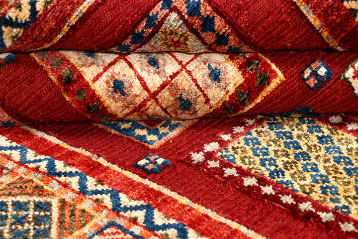 Tomato Bakhtiar 4' 4 x 5' 10 - No. 56972 - ALRUG Rug Store