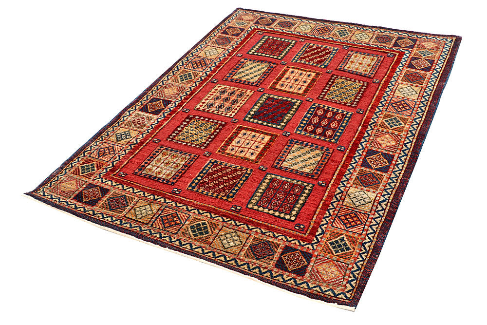 Tomato Bakhtiar 4' 4 x 5' 10 - No. 56972 - ALRUG Rug Store