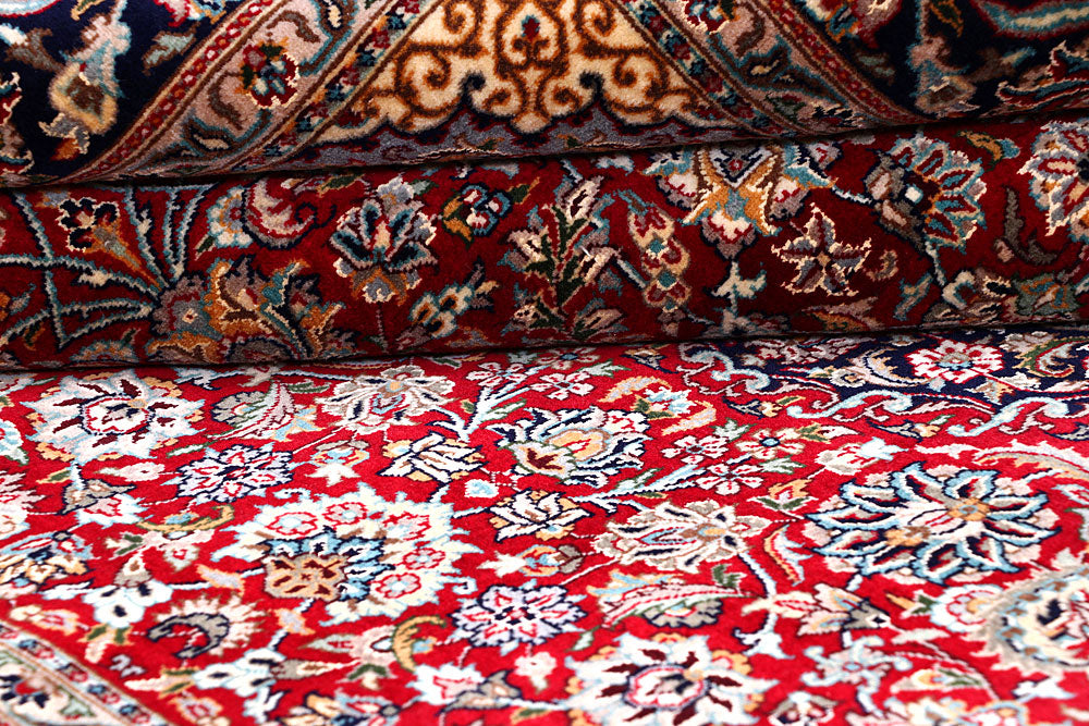 Firebrick Isfahan 4' 7 x 6' 10 - No. 57072 - ALRUG Rug Store