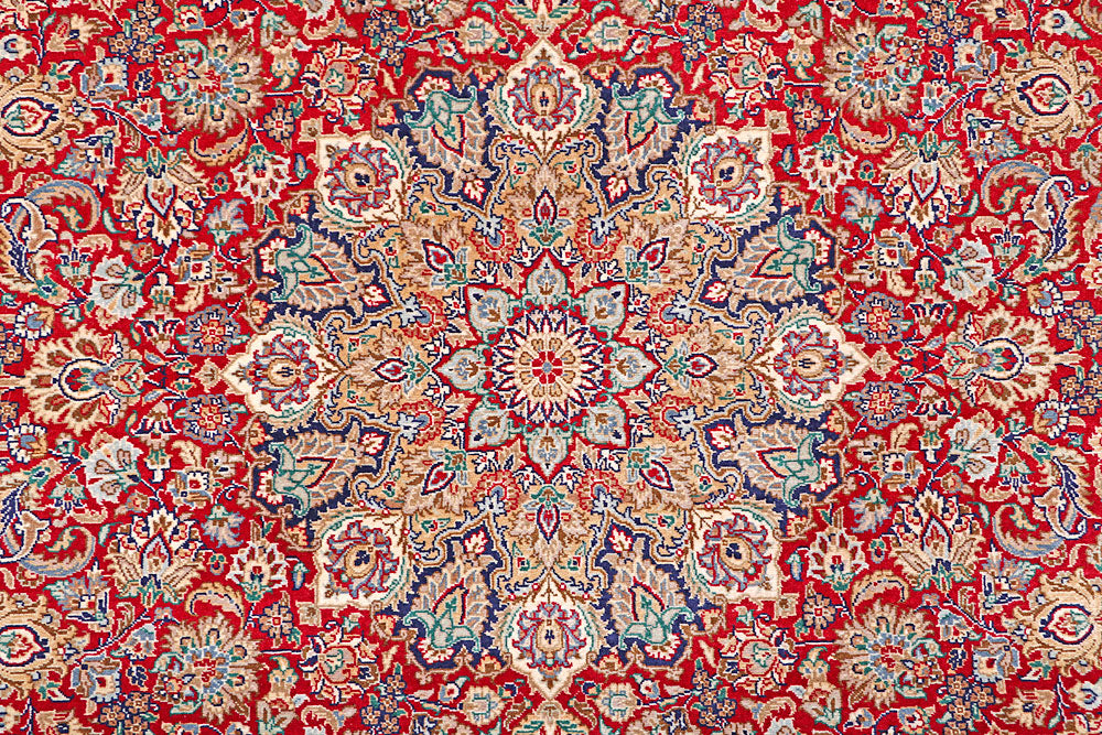 Red Kashan 4' 7 x 7' 1 - No. 57087 - ALRUG Rug Store
