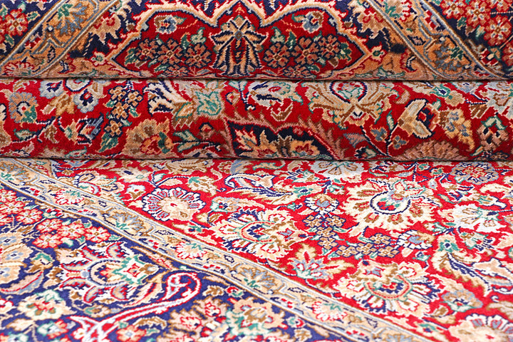 Red Kashan 4' 7 x 7' 1 - No. 57087 - ALRUG Rug Store