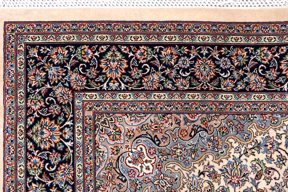 Bisque Kashan 4' 6 x 7' 1 - No. 57090 - ALRUG Rug Store