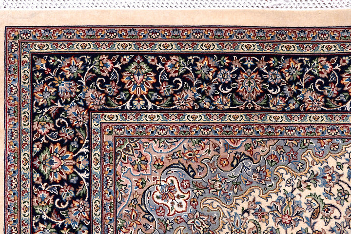 Bisque Kashan 4' 6 x 7' 1 - No. 57090 - ALRUG Rug Store