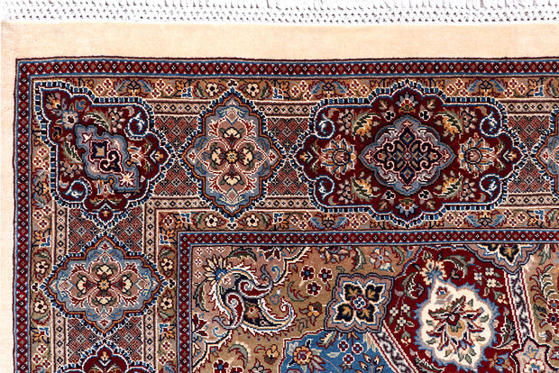 Cornsilk Isfahan 4' 7 x 6' 11 - No. 57094 - ALRUG Rug Store