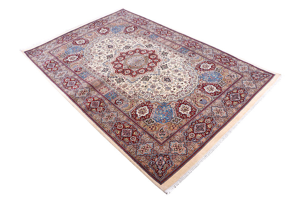 Cornsilk Isfahan 4' 7 x 6' 11 - No. 57094 - ALRUG Rug Store