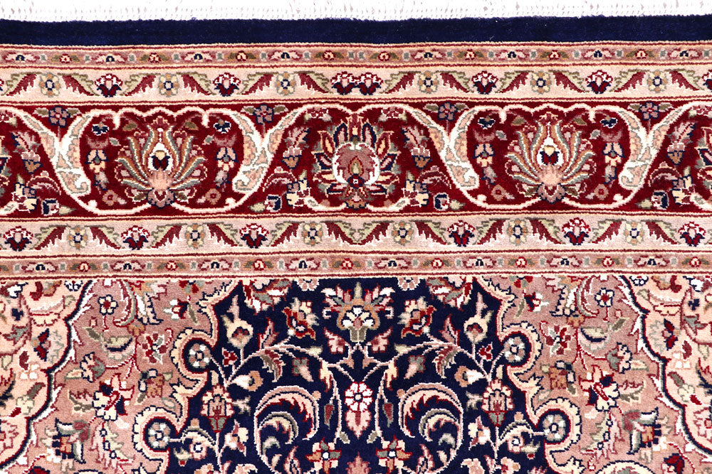Navy Isfahan 4' 7 x 7' 1 - No. 57099 - ALRUG Rug Store