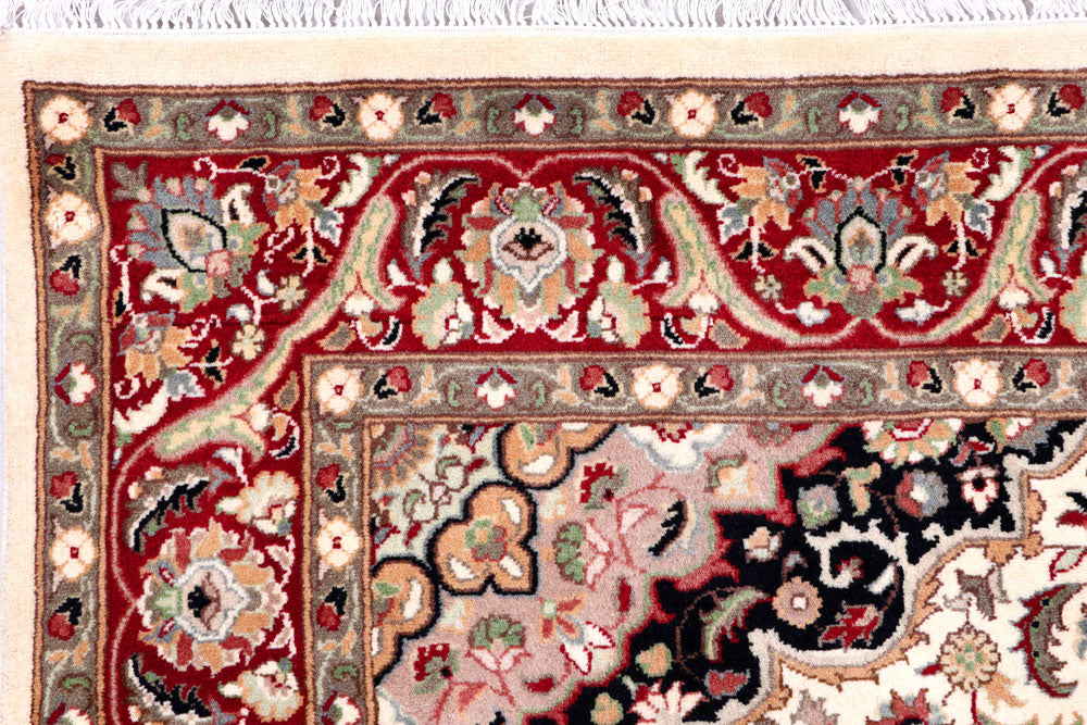 Cornsilk Isfahan 5' 1 x 8' 4 - No. 57121 - ALRUG Rug Store