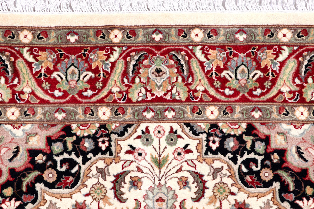 Cornsilk Isfahan 5' 1 x 8' 4 - No. 57121 - ALRUG Rug Store