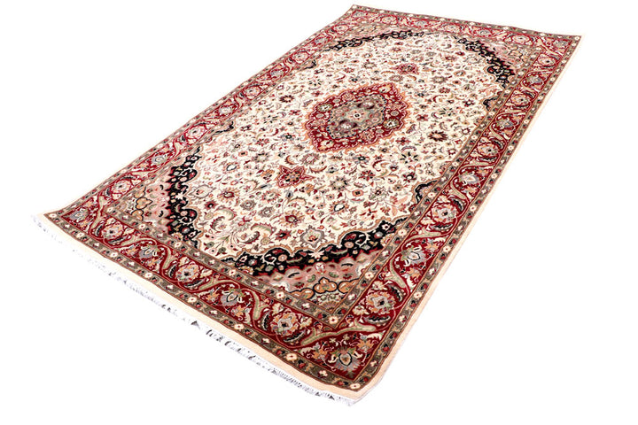 Cornsilk Isfahan 5' 1 x 8' 4 - No. 57121 - ALRUG Rug Store