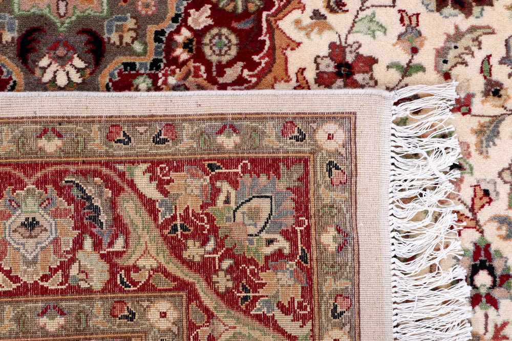 Cornsilk Isfahan 5' 1 x 8' 4 - No. 57121 - ALRUG Rug Store