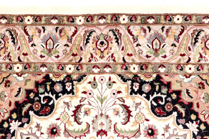 Cornsilk Isfahan 5' 1 x 8' 3 - No. 57122 - ALRUG Rug Store