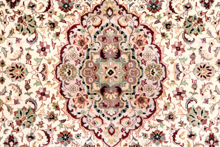 Cornsilk Isfahan 5' 1 x 8' 3 - No. 57122 - ALRUG Rug Store