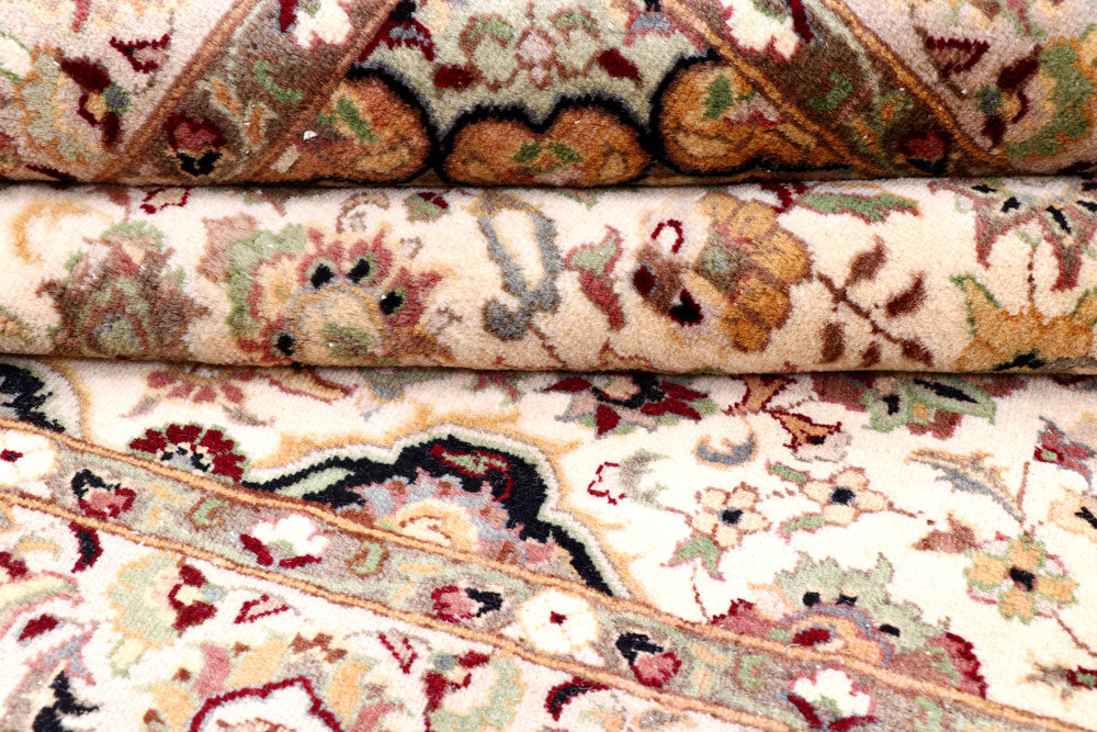 Cornsilk Isfahan 5' 1 x 8' 3 - No. 57122 - ALRUG Rug Store