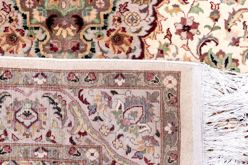 Cornsilk Isfahan 5' 1 x 8' 3 - No. 57122 - ALRUG Rug Store