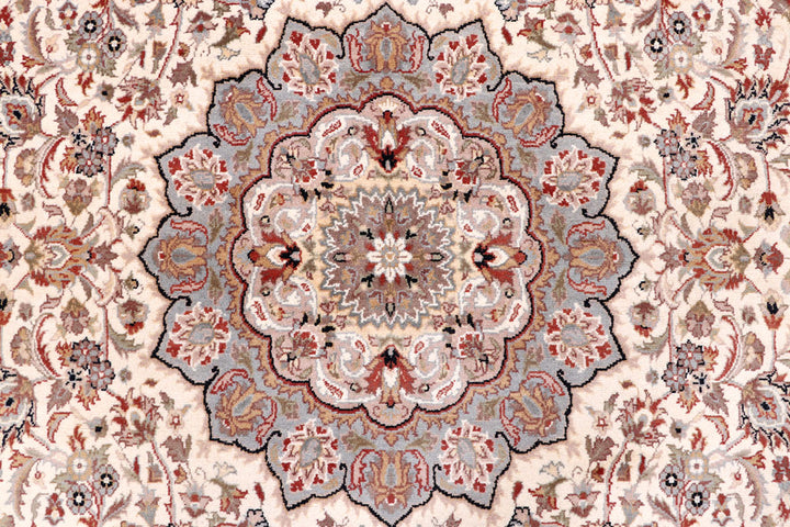 Cornsilk Isfahan 7' 10 x 10' 4 - No. 57128 - ALRUG Rug Store