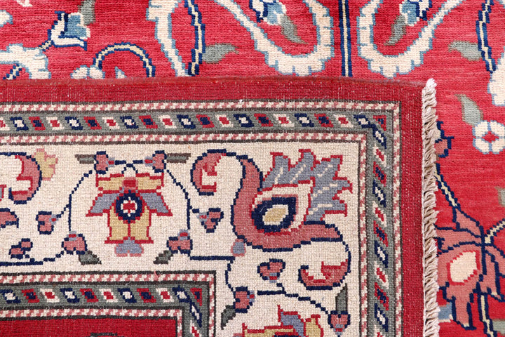Crimson Prayer 4' 2 x 6' 1 - No. 57800 - ALRUG Rug Store