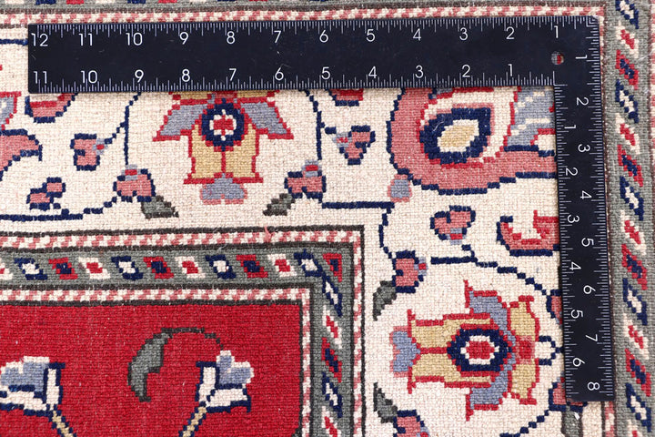 Crimson Prayer 4' 2 x 6' 1 - No. 57800 - ALRUG Rug Store