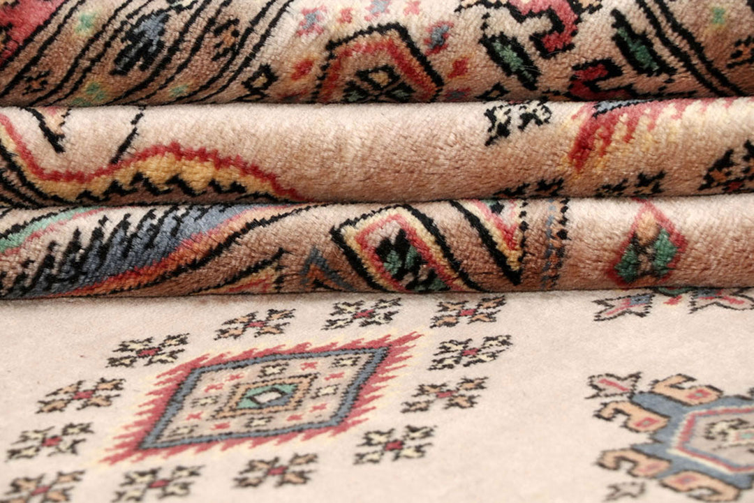 Burlywood Caucasian 8'  4" x 10'  1" - No. QA35369