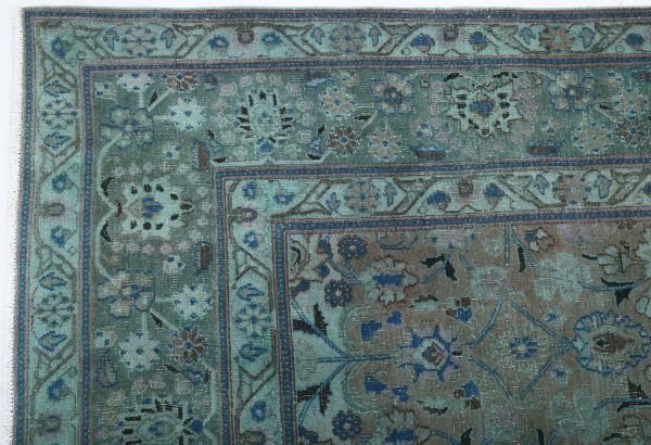 Vintage 6’ 10” x 9’ 8″ - No. AV71593