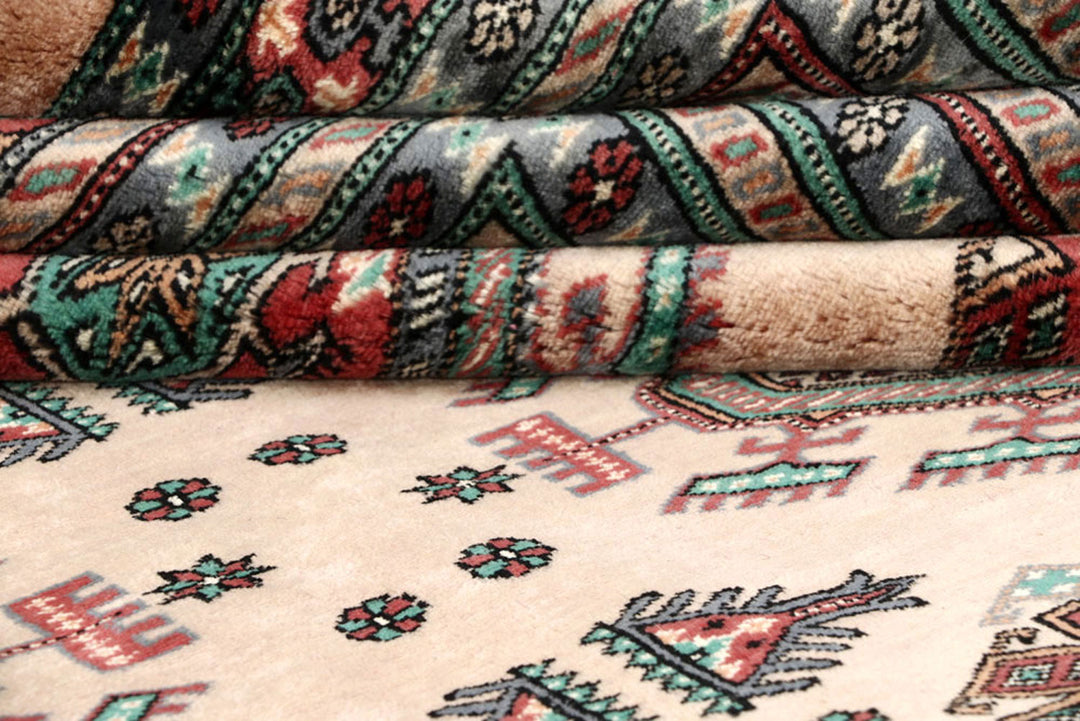 Bisque Caucasian 8'  2" x 11'  3" - No. QA57747