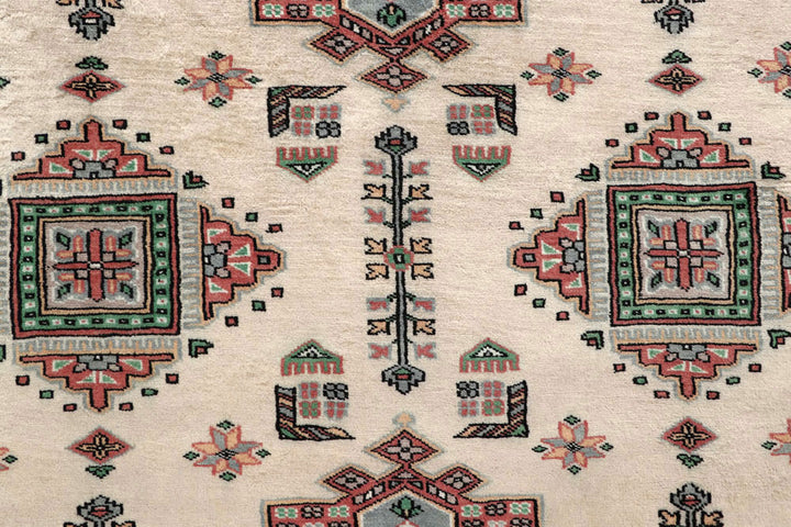 Wheat Caucasian 8'  3" x 11'  7" - No. QA51602