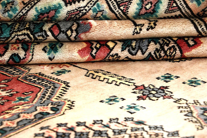 Bisque Caucasian 8'  1" x 11'  3" - No. QA40846