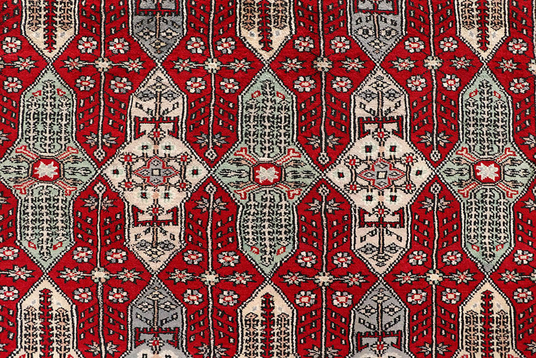 Firebrick Caucasian 8'  4" x 11' " - No. QA54834